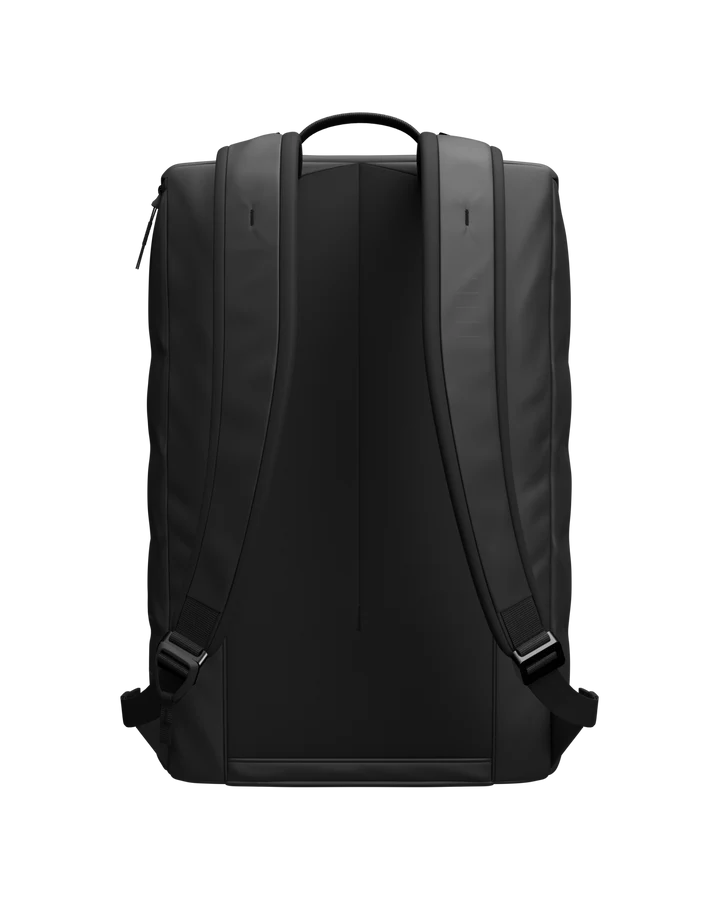 D__b_ Hugger Base 15L Backpack 