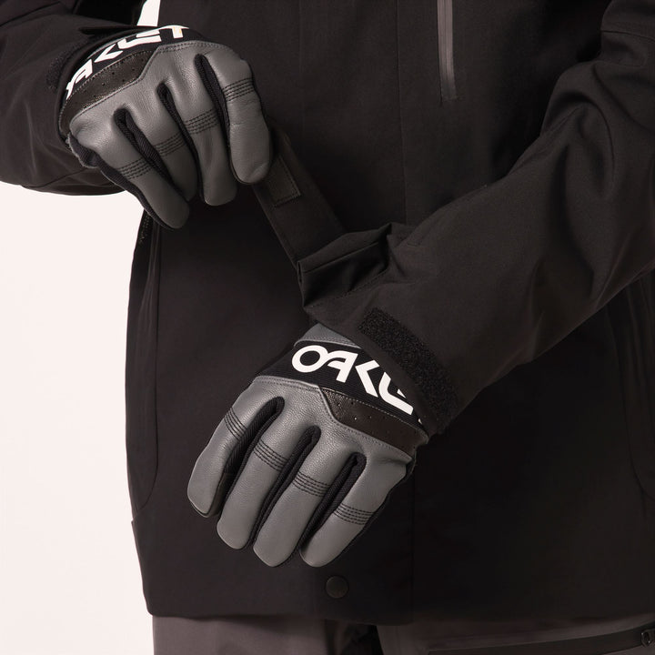Oakley TNP TBT Shell Jacket 