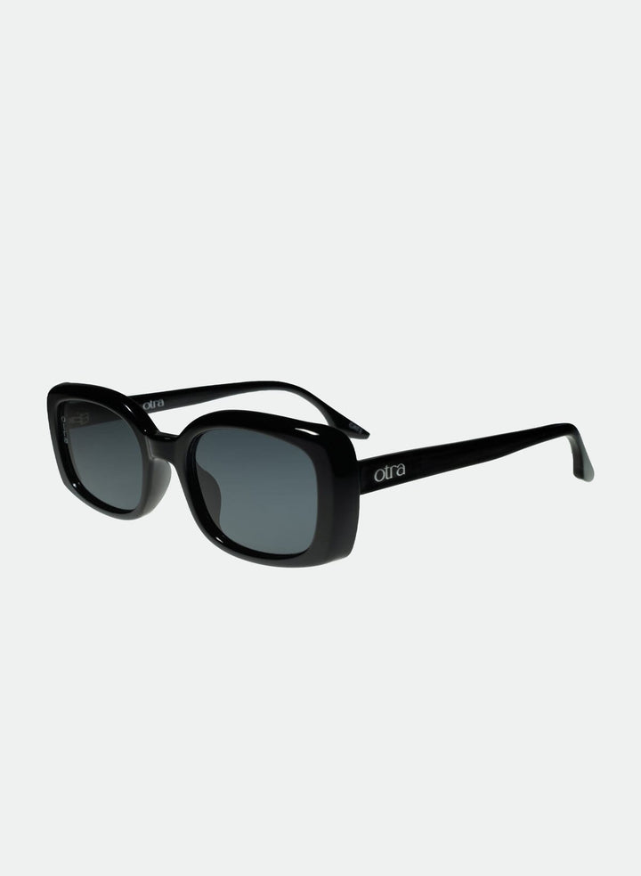 Otra Daisy Sunglasses Black / Smoke 