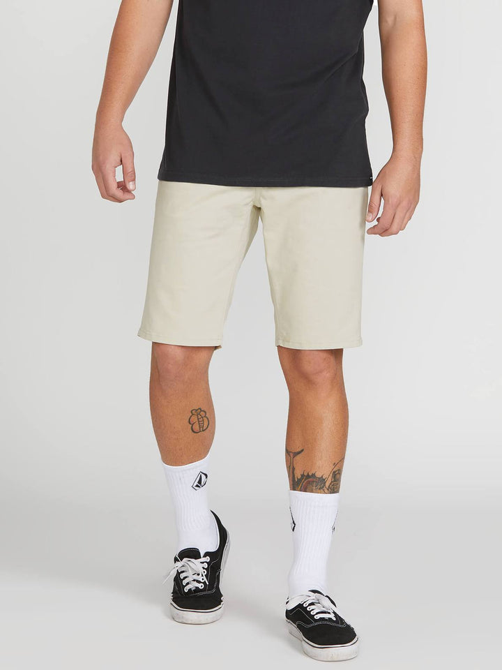 VOLCOM SOLVER LITE 5 POCKET SHORT STONE 33 