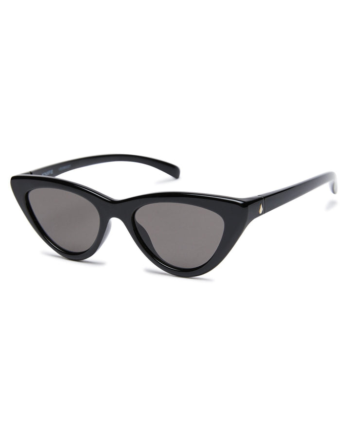 Volcom Womens Knife Sunglasses provide 100% UVA/UVB protection. 